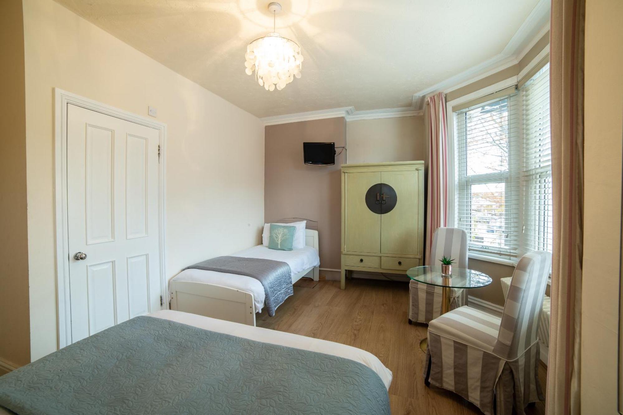 Oyo Lina Guest House Oxford Dış mekan fotoğraf